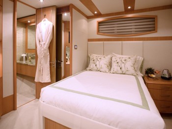 [35m-Yacht-LONG-AWEIGHTED]-1424-18.jpg