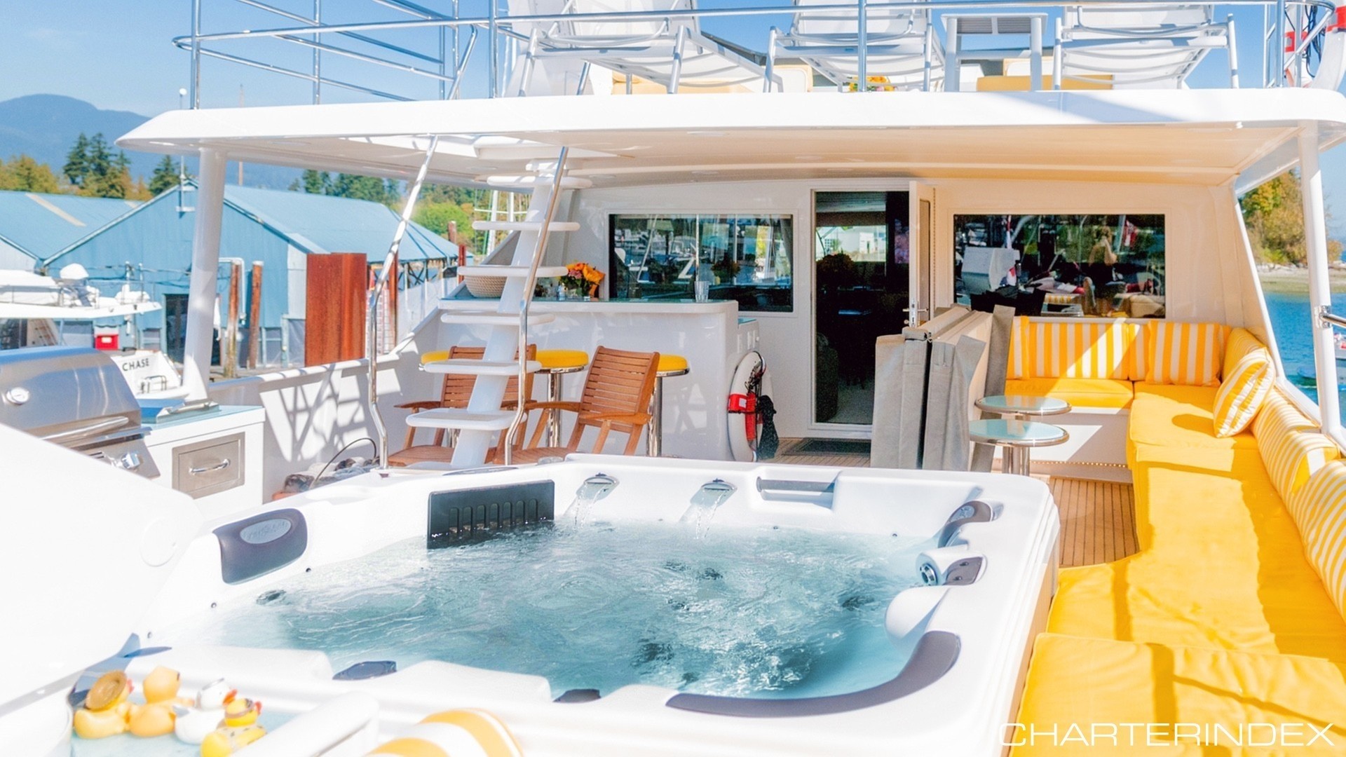 [36m-Yacht-SOVEREIGN-LADY]-1328-158.jpg