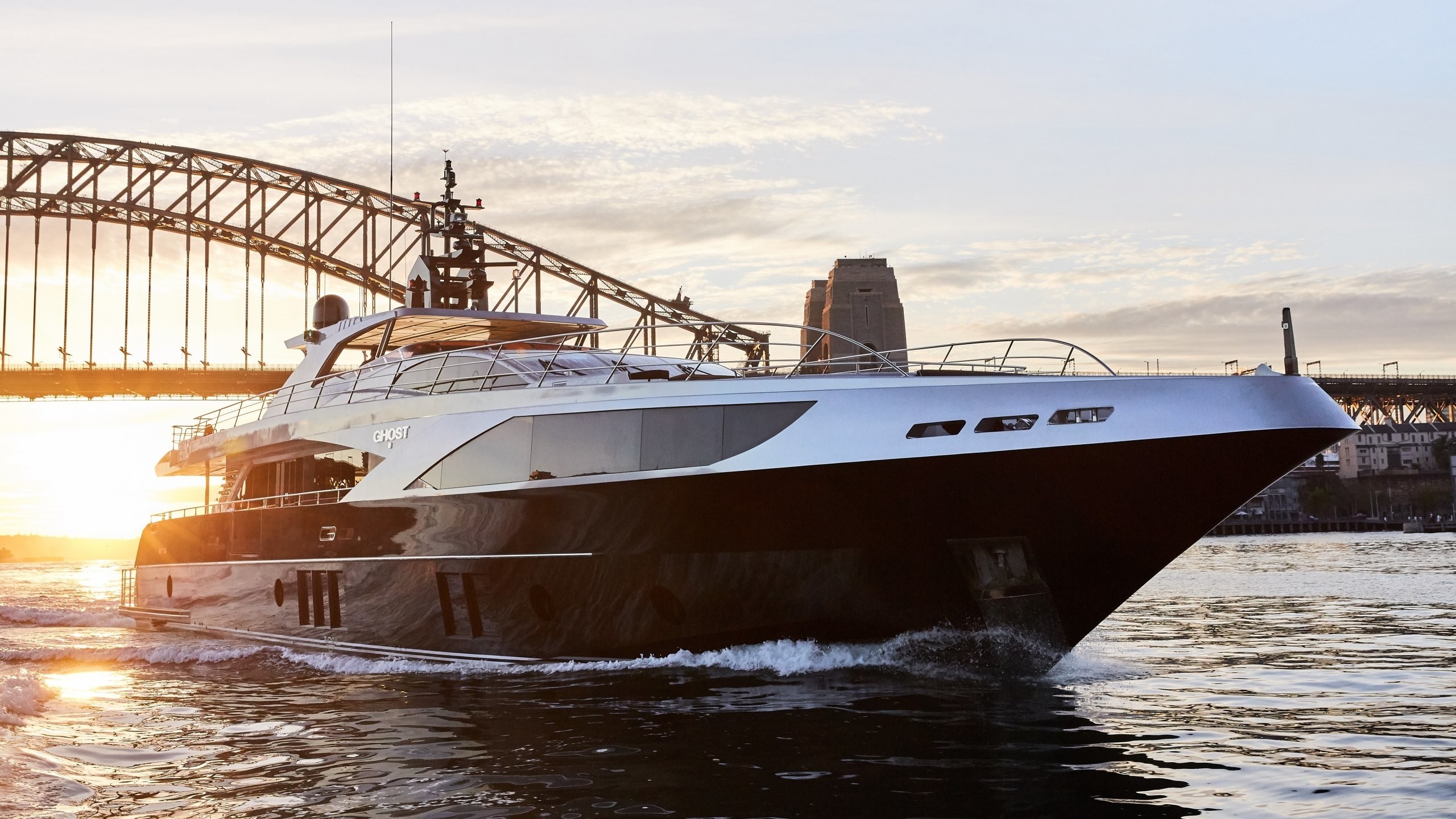[37m-Yacht-GHOST-II]-10327-162.jpg