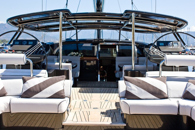 [37m-Yacht-MOONBIRD]-1107-66.jpg