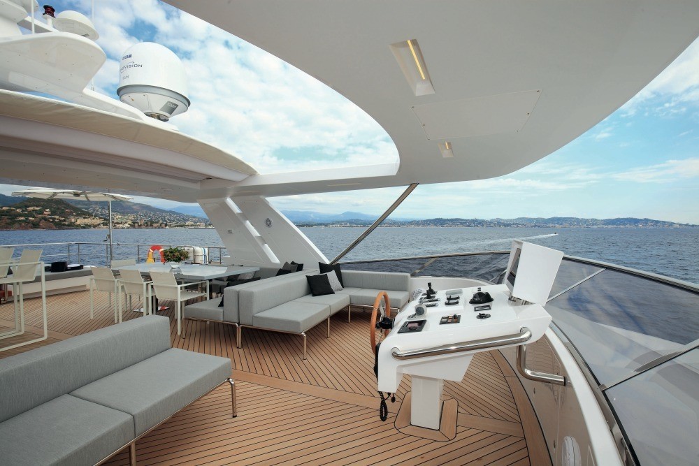 [38m-Yacht-IRON-MAN]-10539-114.jpg