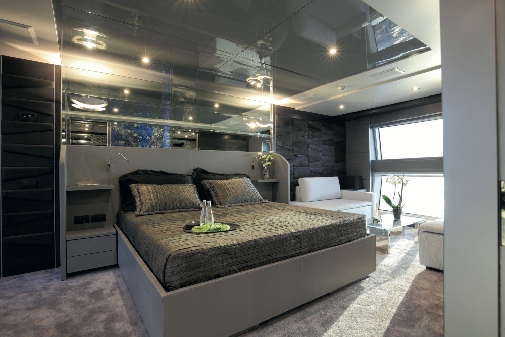 [38m-Yacht-IRON-MAN]-10539-12.jpg