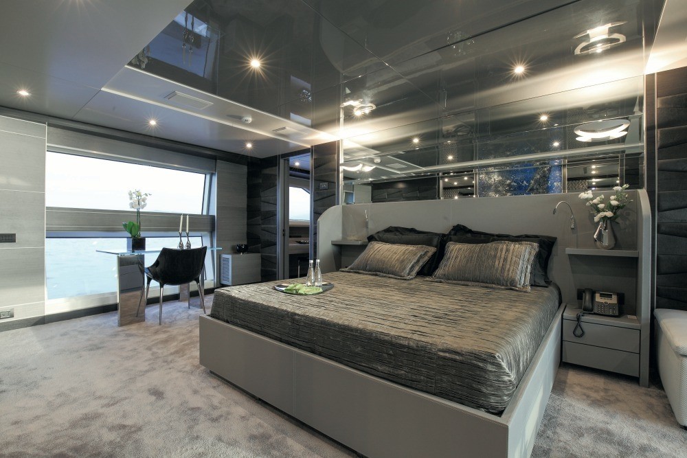 [38m-Yacht-IRON-MAN]-10539-137.jpg