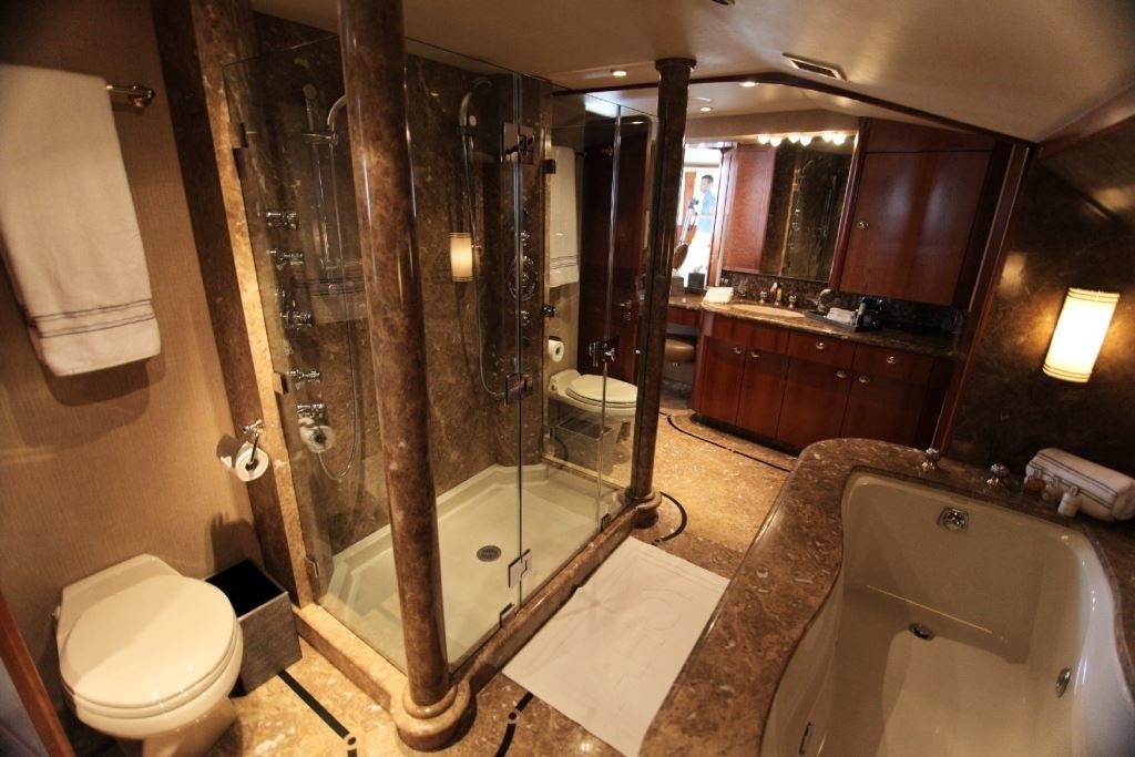 [39m-Yacht-DESPERADO]-1334-112.jpg