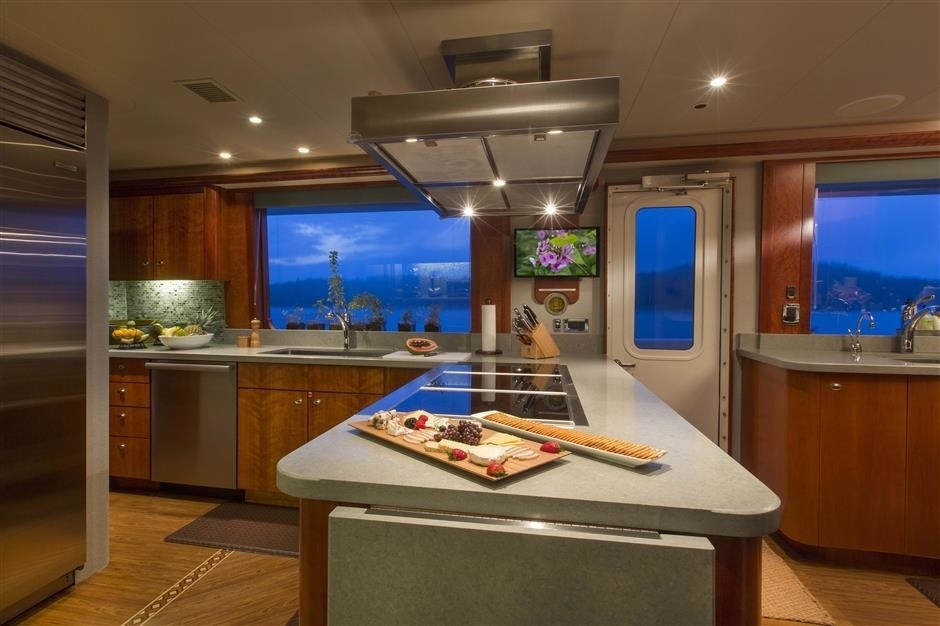 [39m-Yacht-DESPERADO]-1334-49.jpg