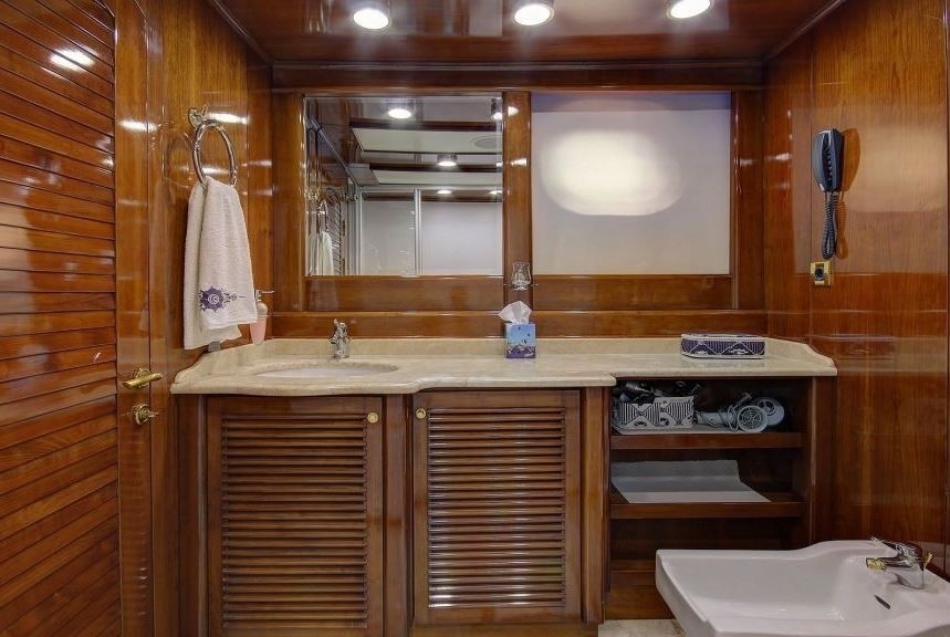[39m-Yacht-SEA-DREAM]-10014-150.jpg
