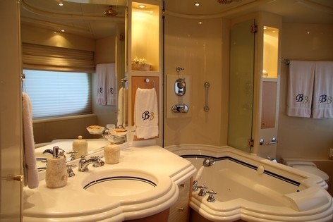 [40m-Yacht-BLUE-BREEZE]-1189-185.jpg