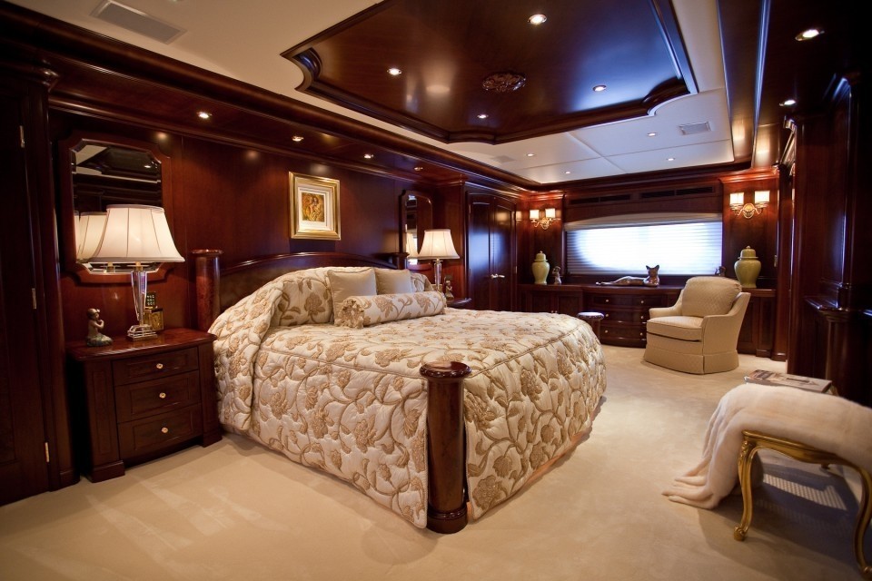 [40m-Yacht-KERI-LEE-III]-1019-124.jpg