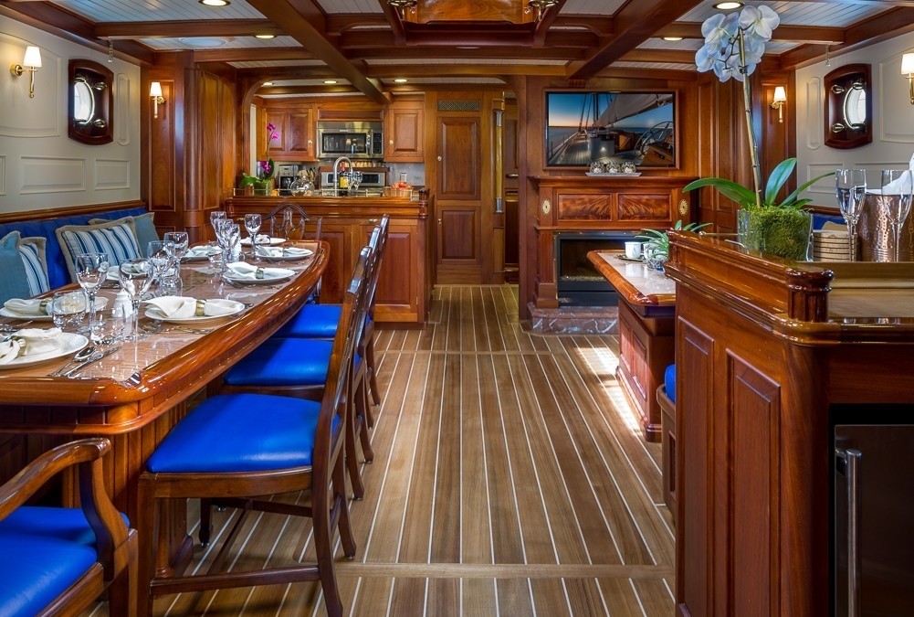 [42m-Yacht-COLUMBIA]-10291-124.jpg