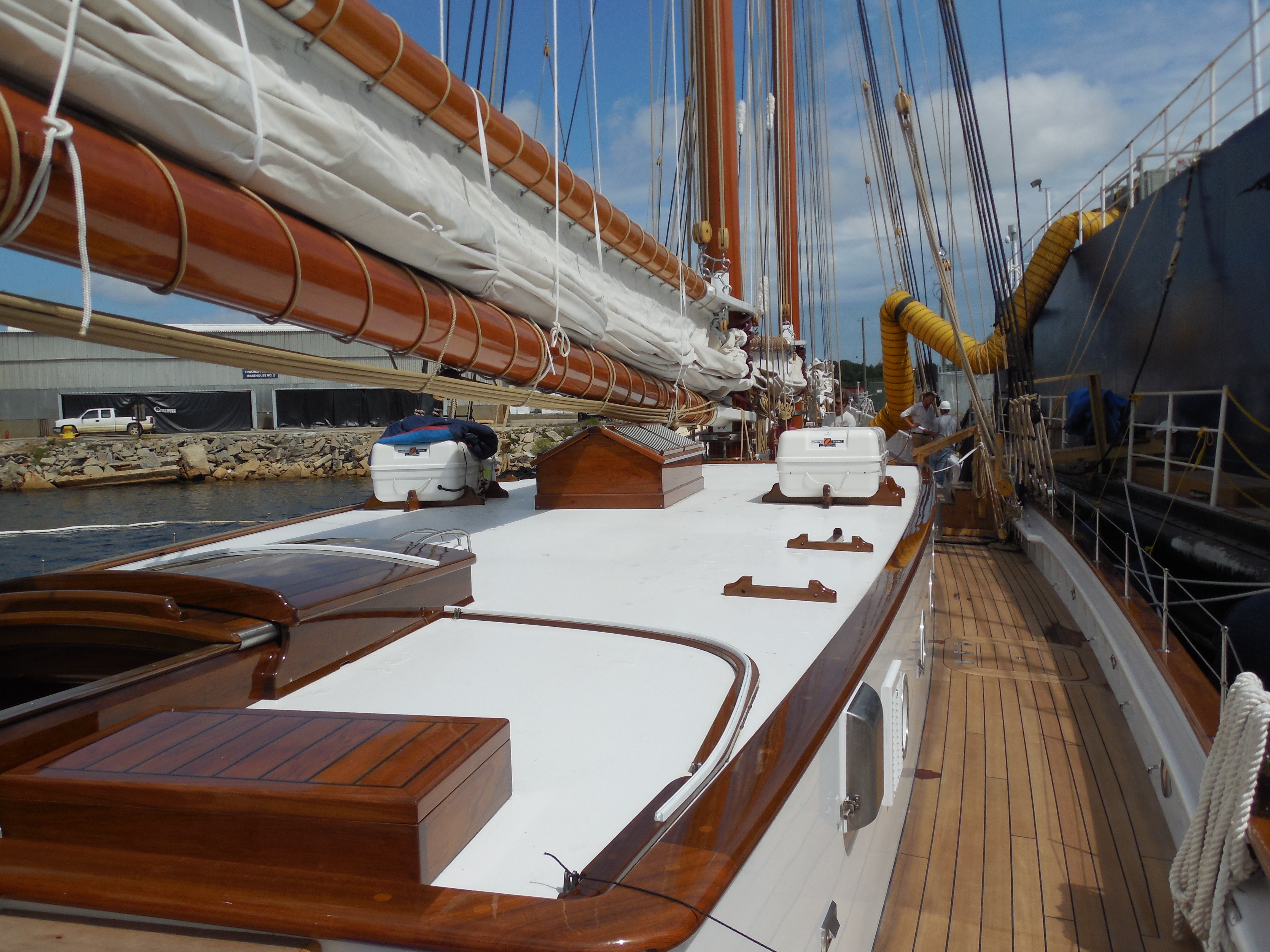 [42m-Yacht-COLUMBIA]-10291-75.jpg