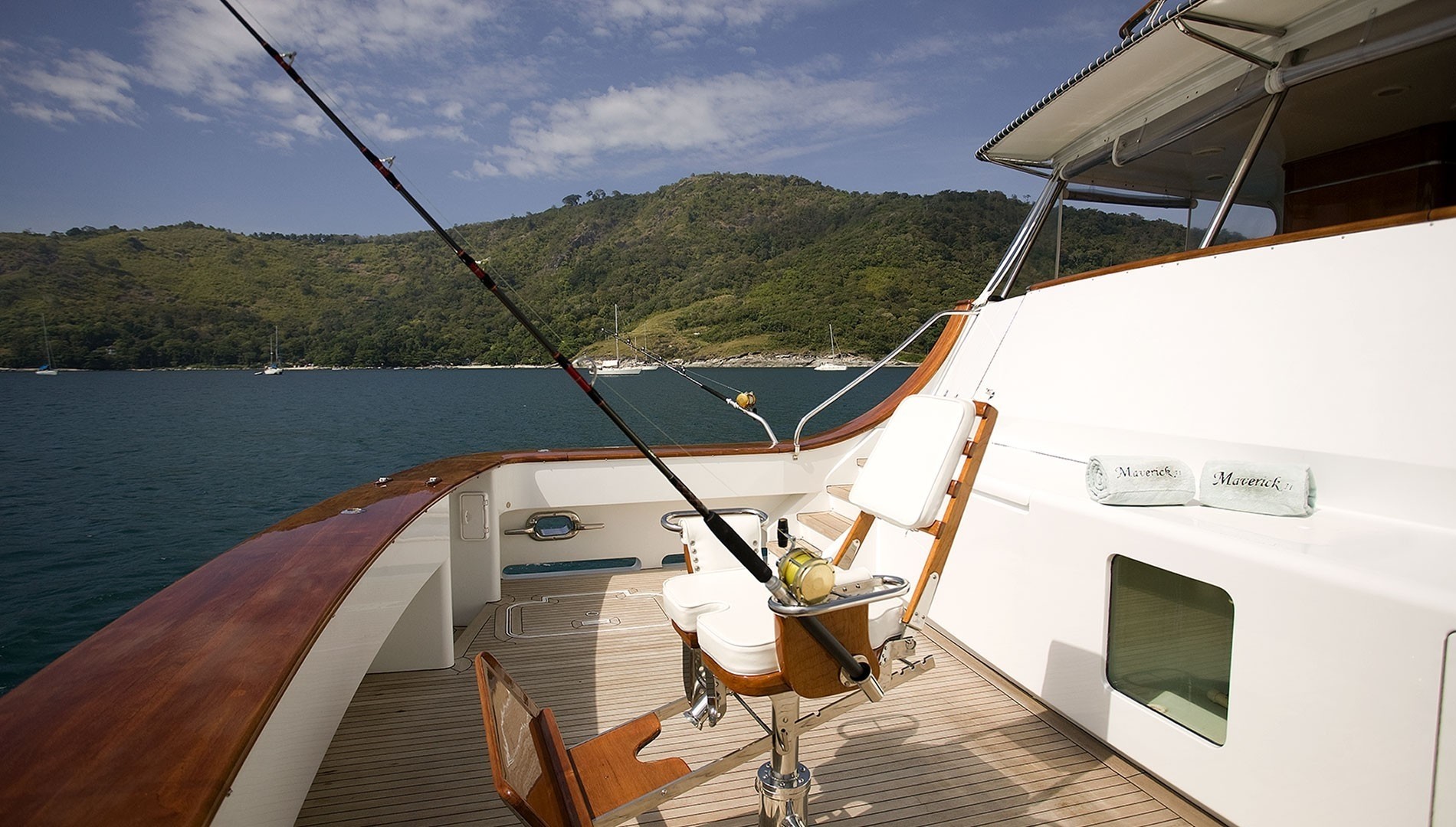 [42m-Yacht-MAVERICK-II]-1235-43.jpg