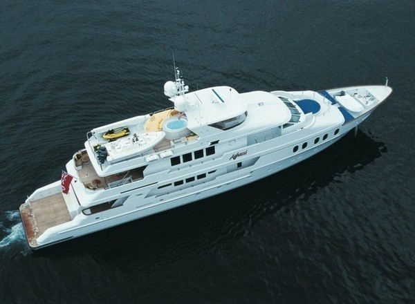 [44m-Yacht-I-LOVE-THIS-BOAT]-1448-135.jpg