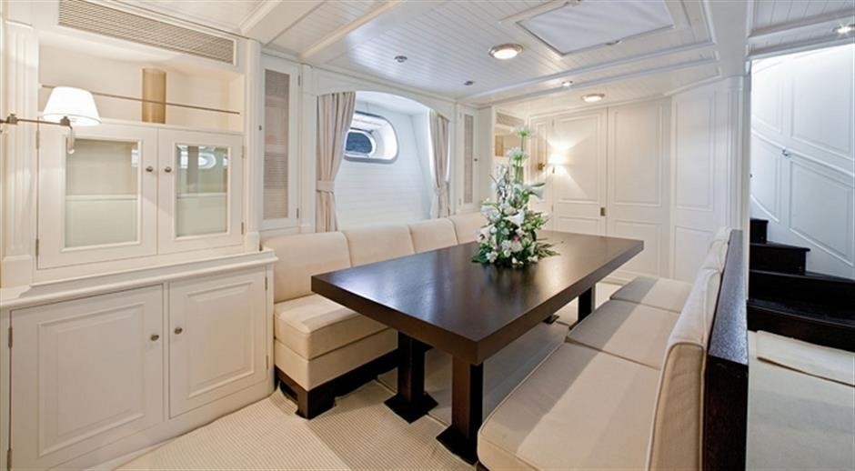 [44m-Yacht-MARICHA-III]-1736-130.jpg