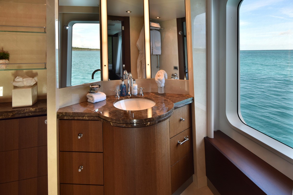 [45m-Yacht-BELLA-VITA]-12399-35.jpg
