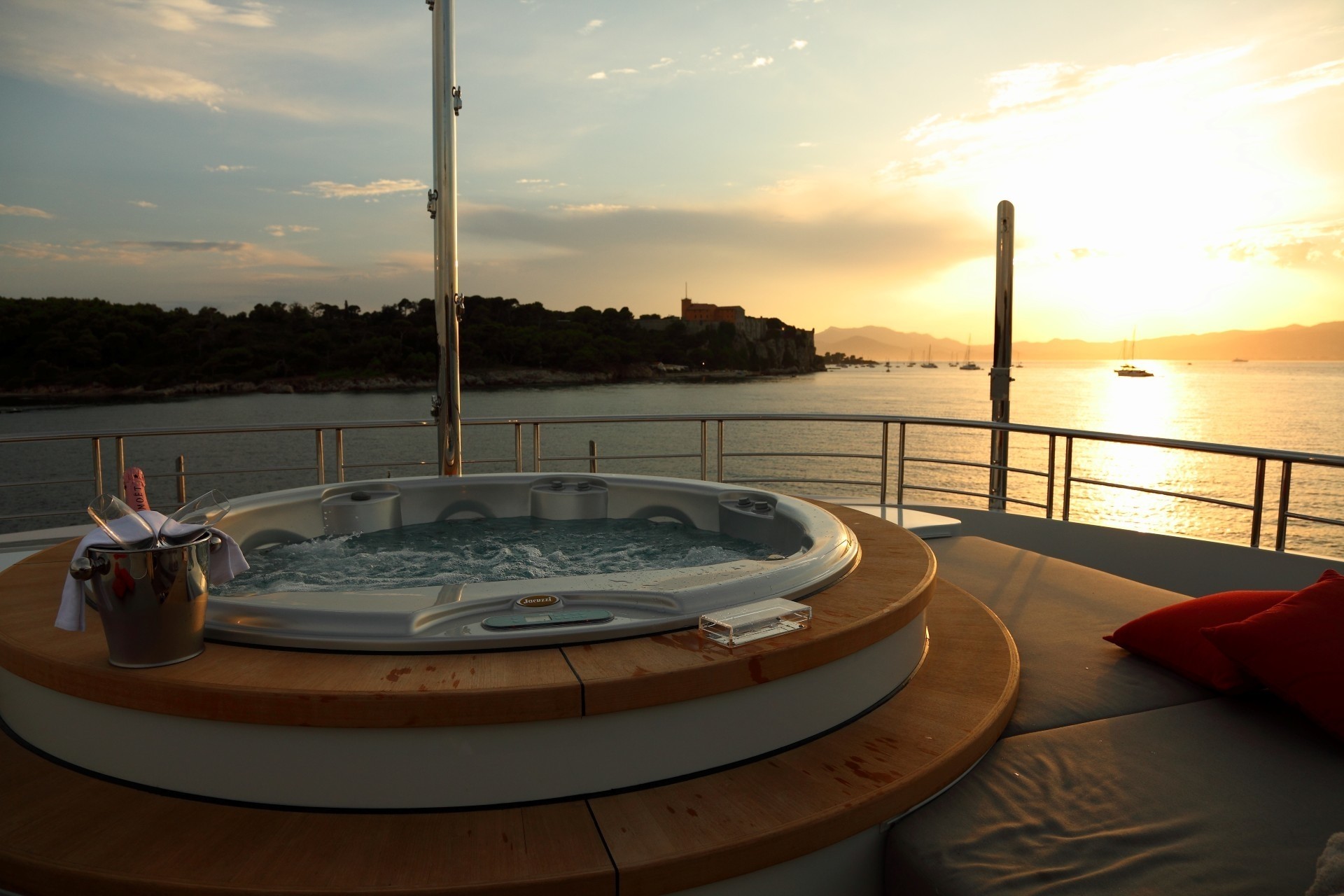 [46m-Yacht-2-LADIES]-12305-118.jpg