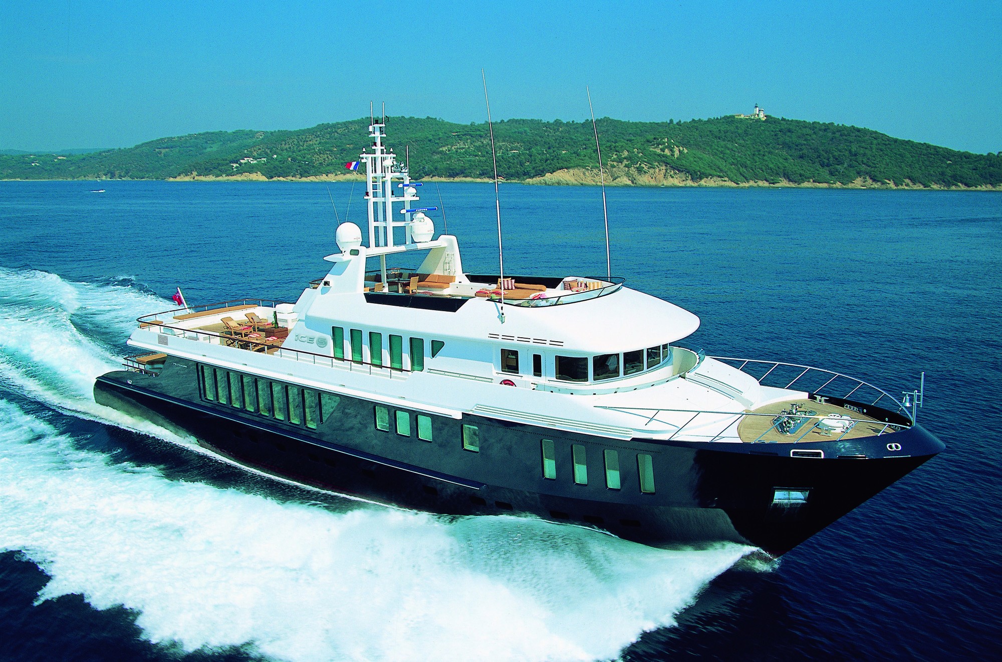 [46m-Yacht-ICE-5]-1704-21.jpg
