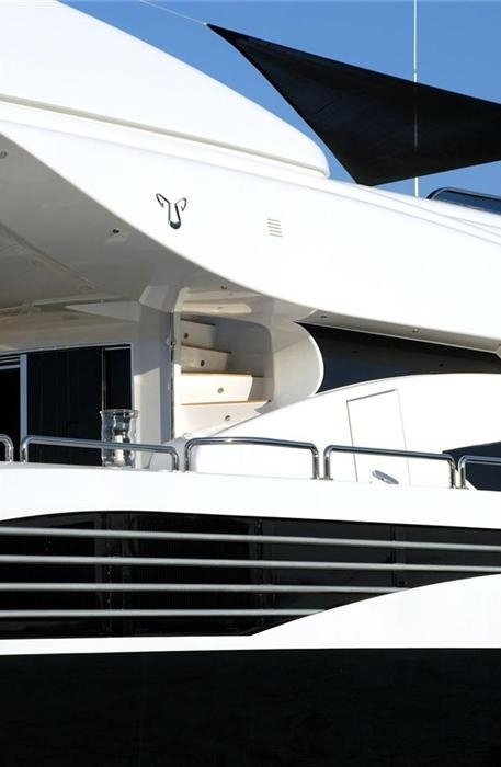 [46m-Yacht-PURE-ONE]-1745-46.jpg