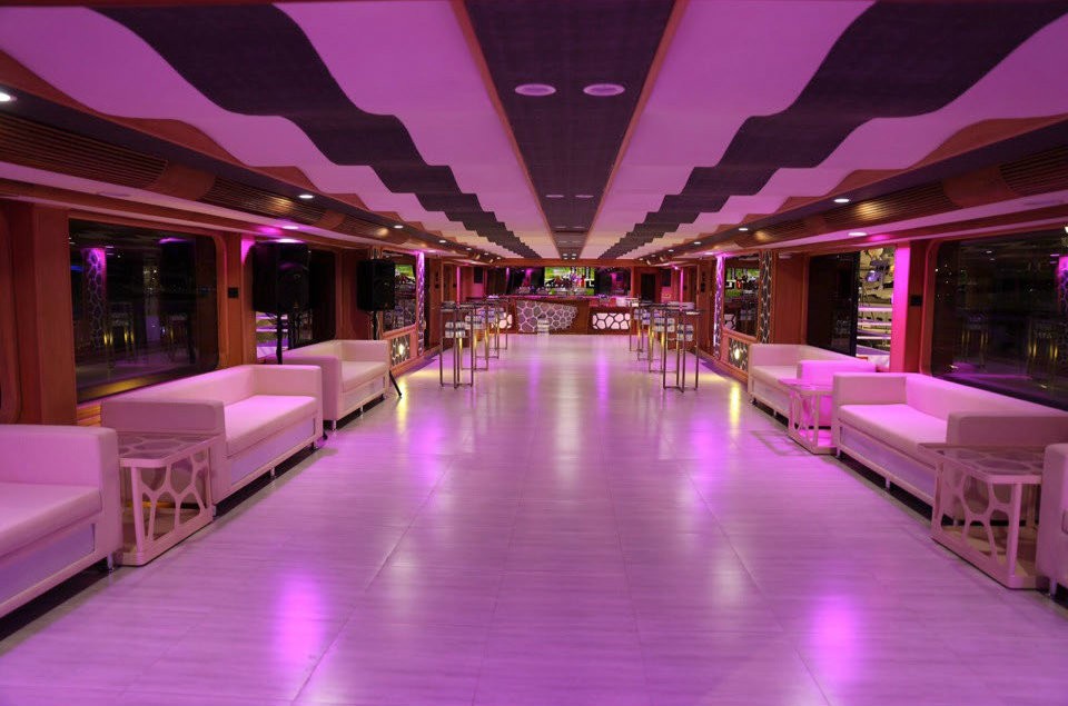 [47m-Yacht-DESERT-ROSE-I]-11567-118.jpg