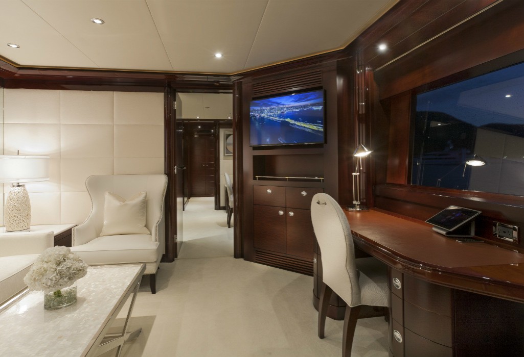 [49m-Yacht-TRENDING]-10486-113.jpg