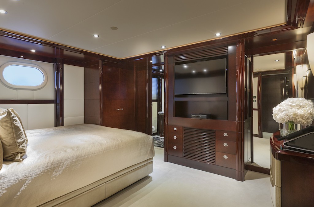 [49m-Yacht-TRENDING]-10486-167.jpg