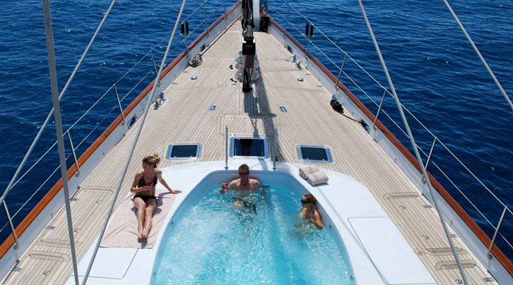 [51m-Yacht-PRANA]-1409-161.jpg