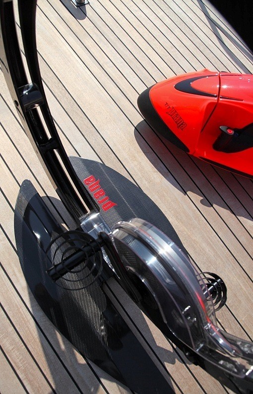[51m-Yacht-PRANA]-1409-211.jpg