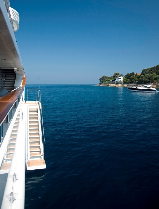 [52m-Yacht-LATITUDE]-11626-109.jpg