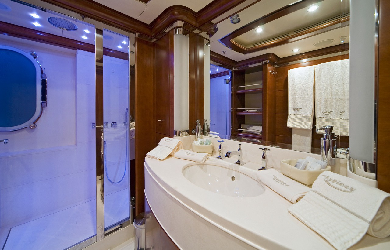 [52m-Yacht-LATITUDE]-11626-188.jpg