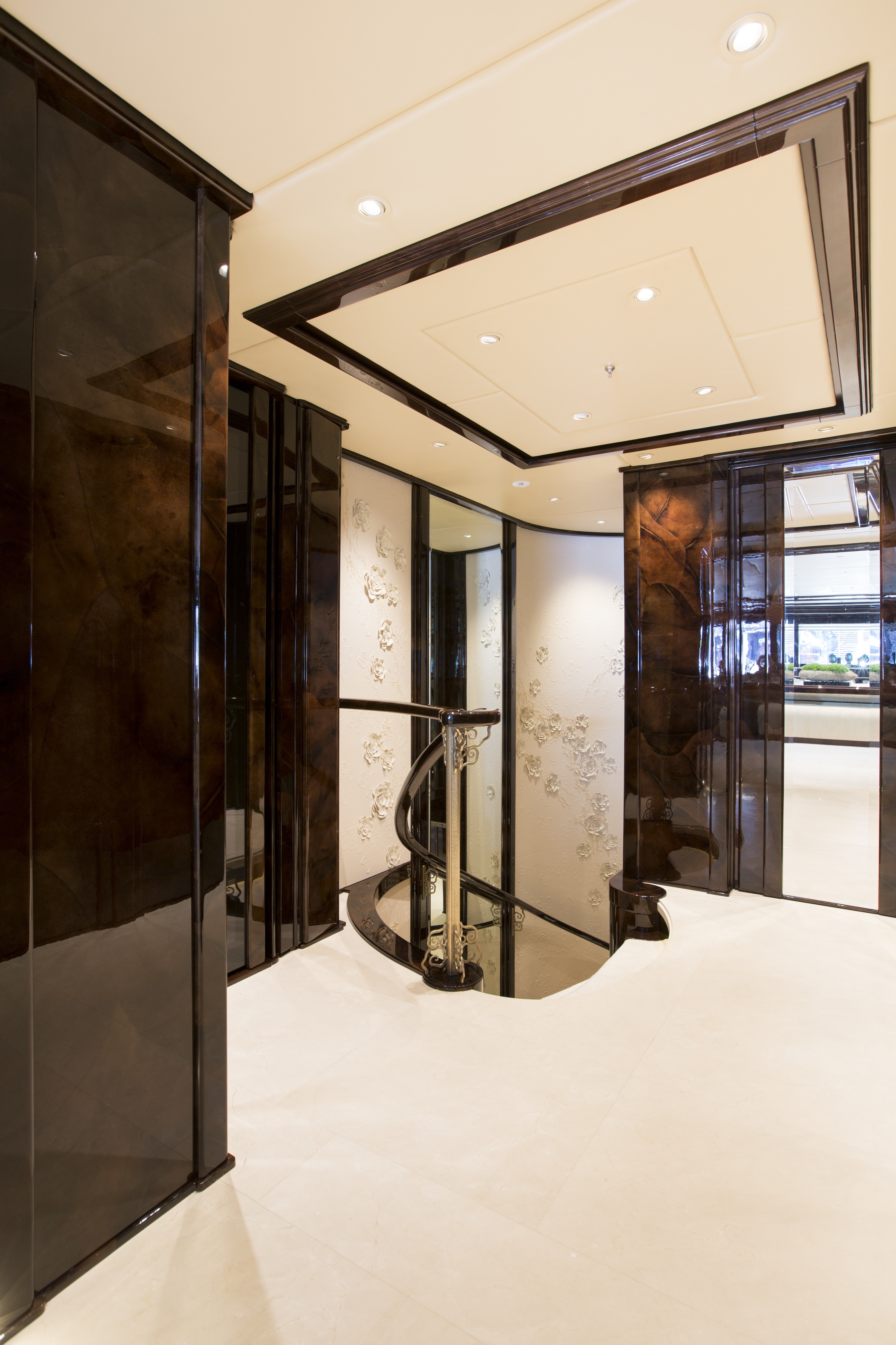 [58m-Yacht-ILLUSION-V]-11616-103.jpg