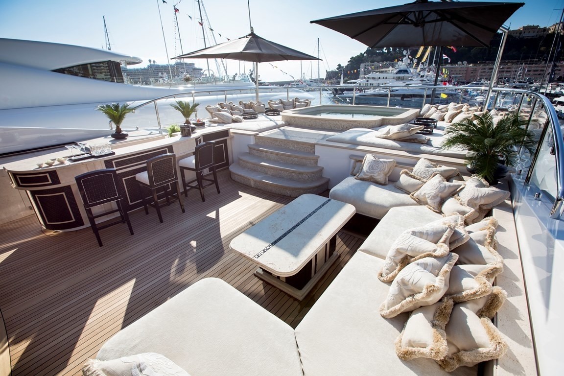 [58m-Yacht-ILLUSION-V]-11616-12.jpg
