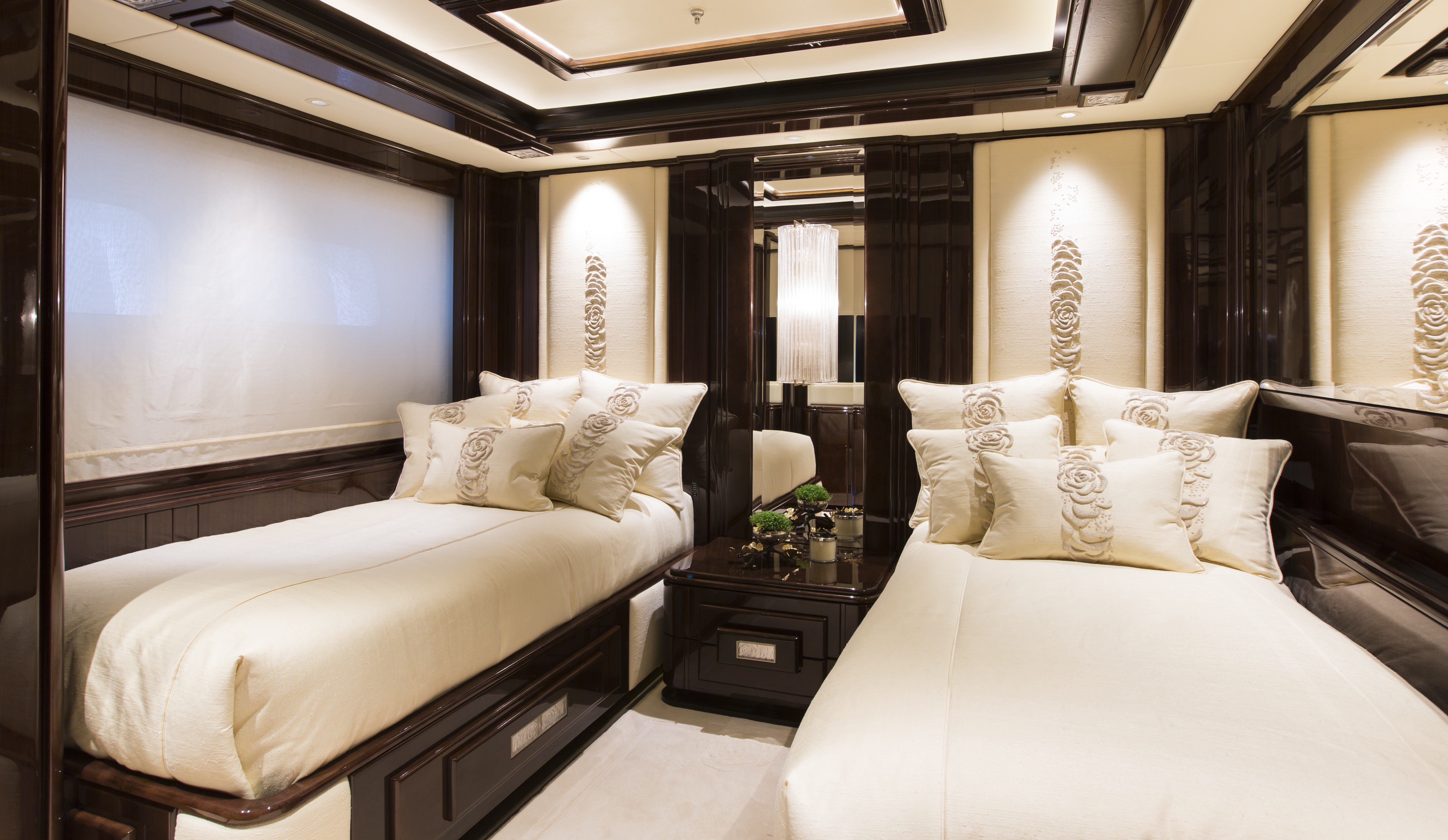 [58m-Yacht-ILLUSION-V]-11616-198.jpg