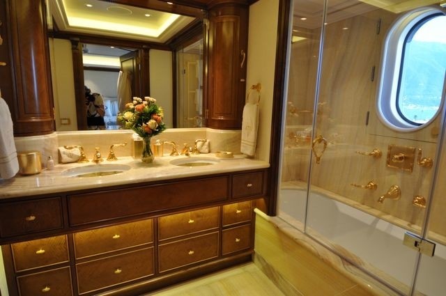 [61m-Yacht-LADY-KATHRYN-V]-12397-103.jpg