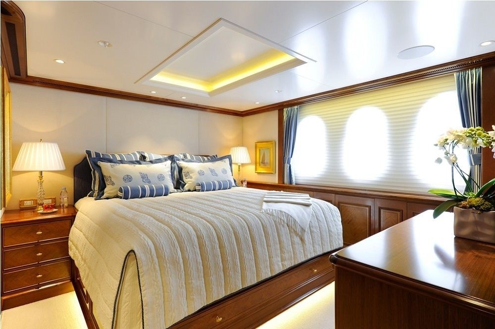 [61m-Yacht-LADY-KATHRYN-V]-12397-63.jpg