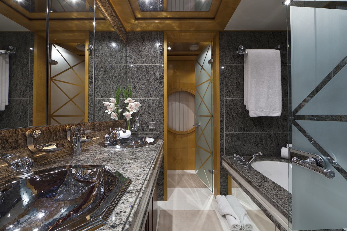 [62m-Yacht-SARAH]-11836-30.jpg