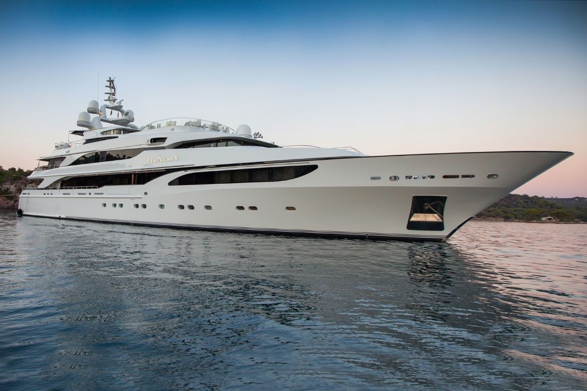[63m-Yacht-LIONESS-V]-10110-10.jpg