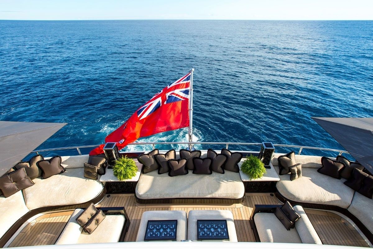[63m-Yacht-LIONESS-V]-10110-164.jpg