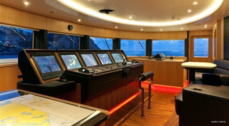 [65m-Yacht-INFINITE-SHADES]-10536-122.jpg