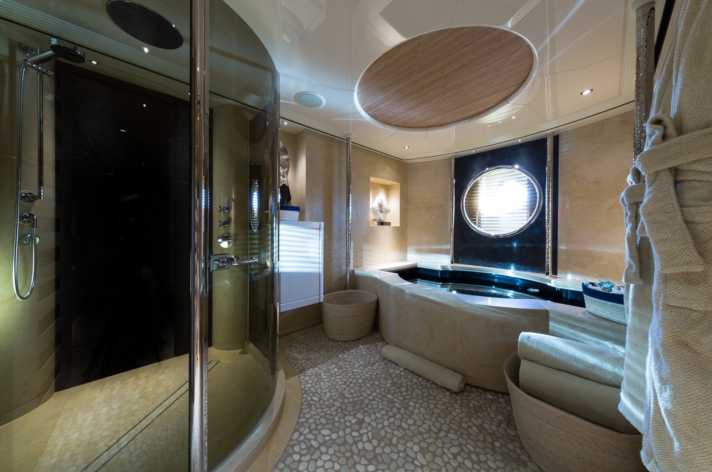 [82m-Yacht-ROMEA]-11704-92.jpg