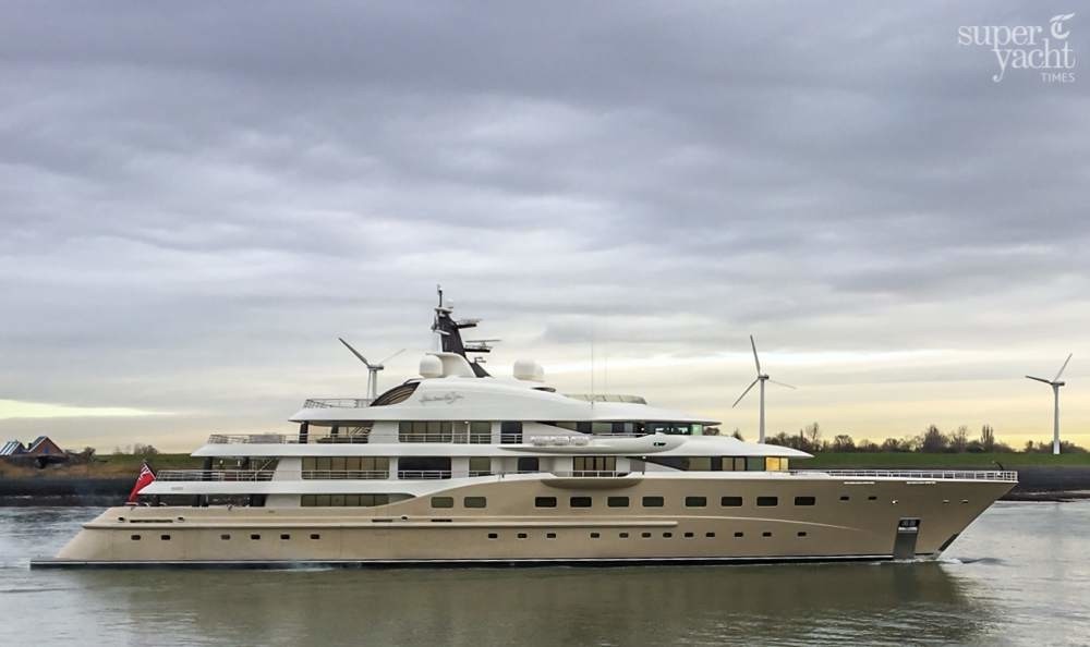 [83m-Yacht-HERE-COMES-THE-SUN]-10534-148.jpg
