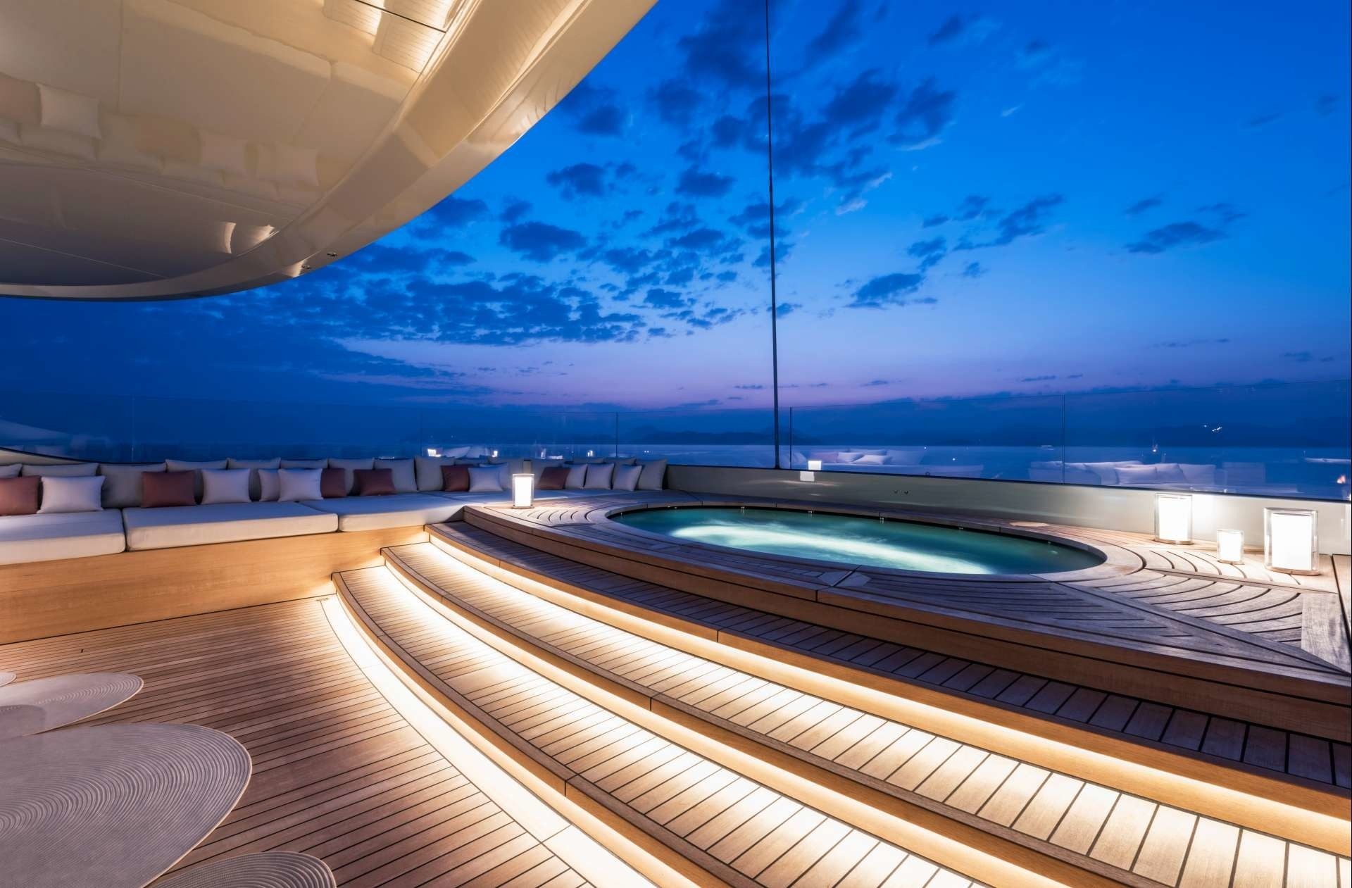 [84m-Yacht-SAVANNAH]-11799-62.jpg