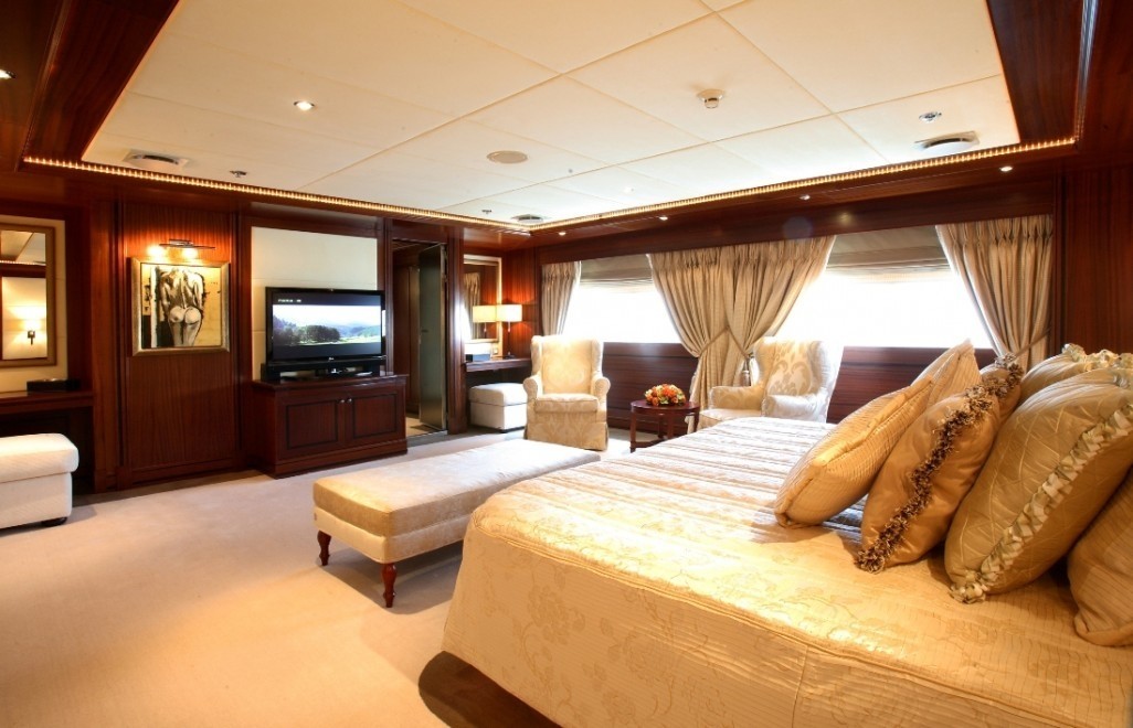 [89m-Yacht-LAUREN-L]-1040-94.jpg