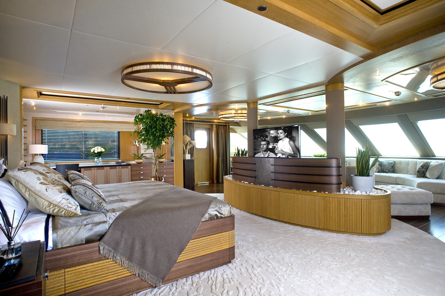 [95m-Yacht-INDIAN-EMPRESS]-11667-136.jpg