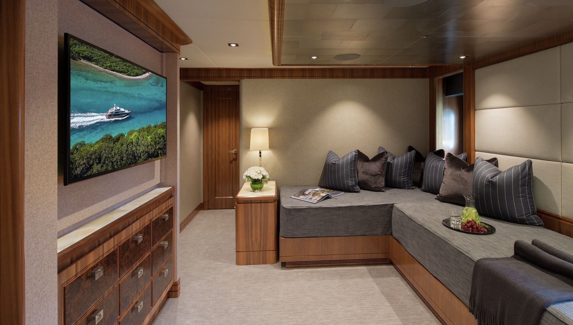 [CRESCENT--LUXURY-SUPERYACHT]-11979-13.jpg