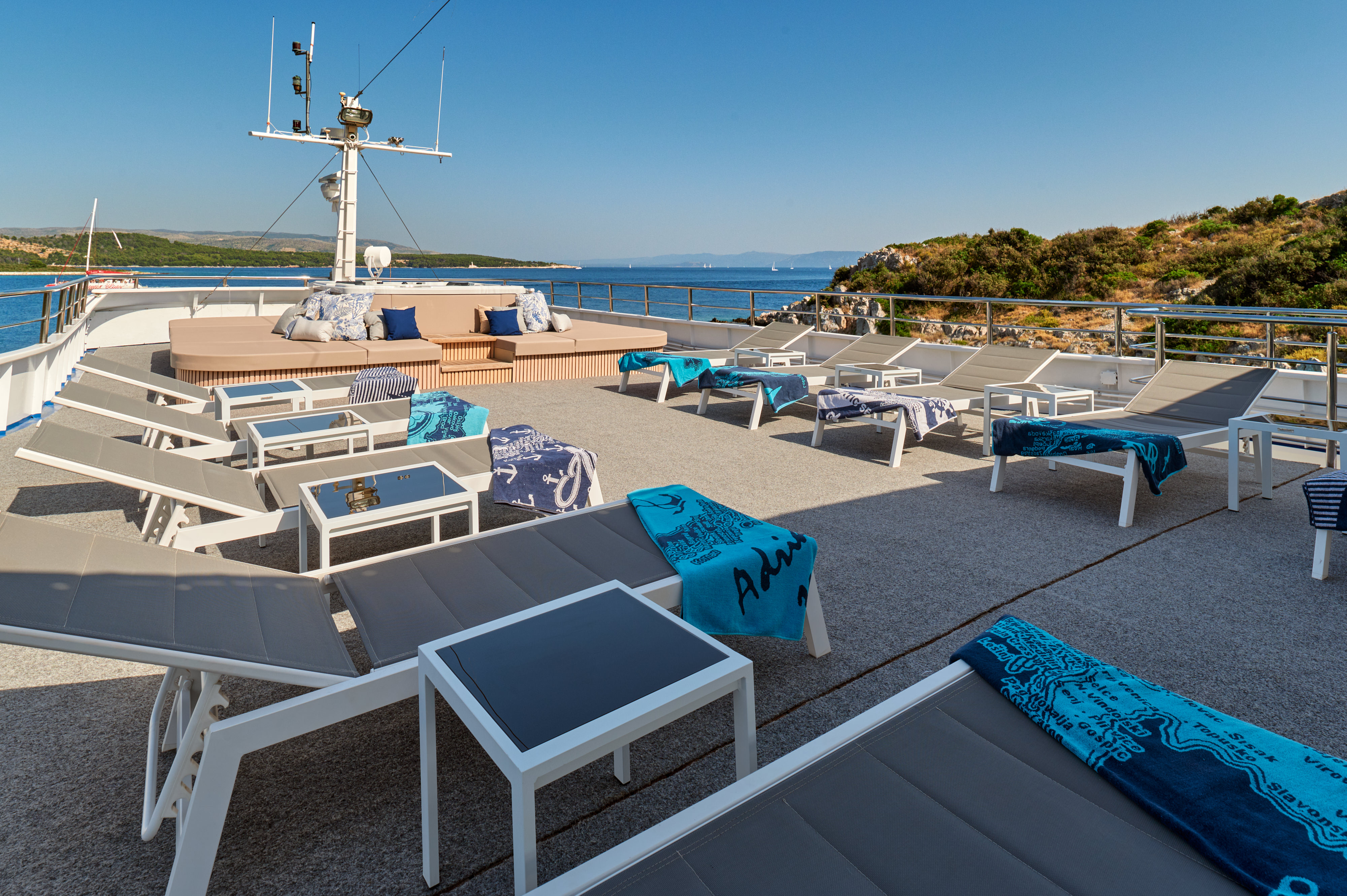 [LUPAS-MARE]-13446-97.jpg