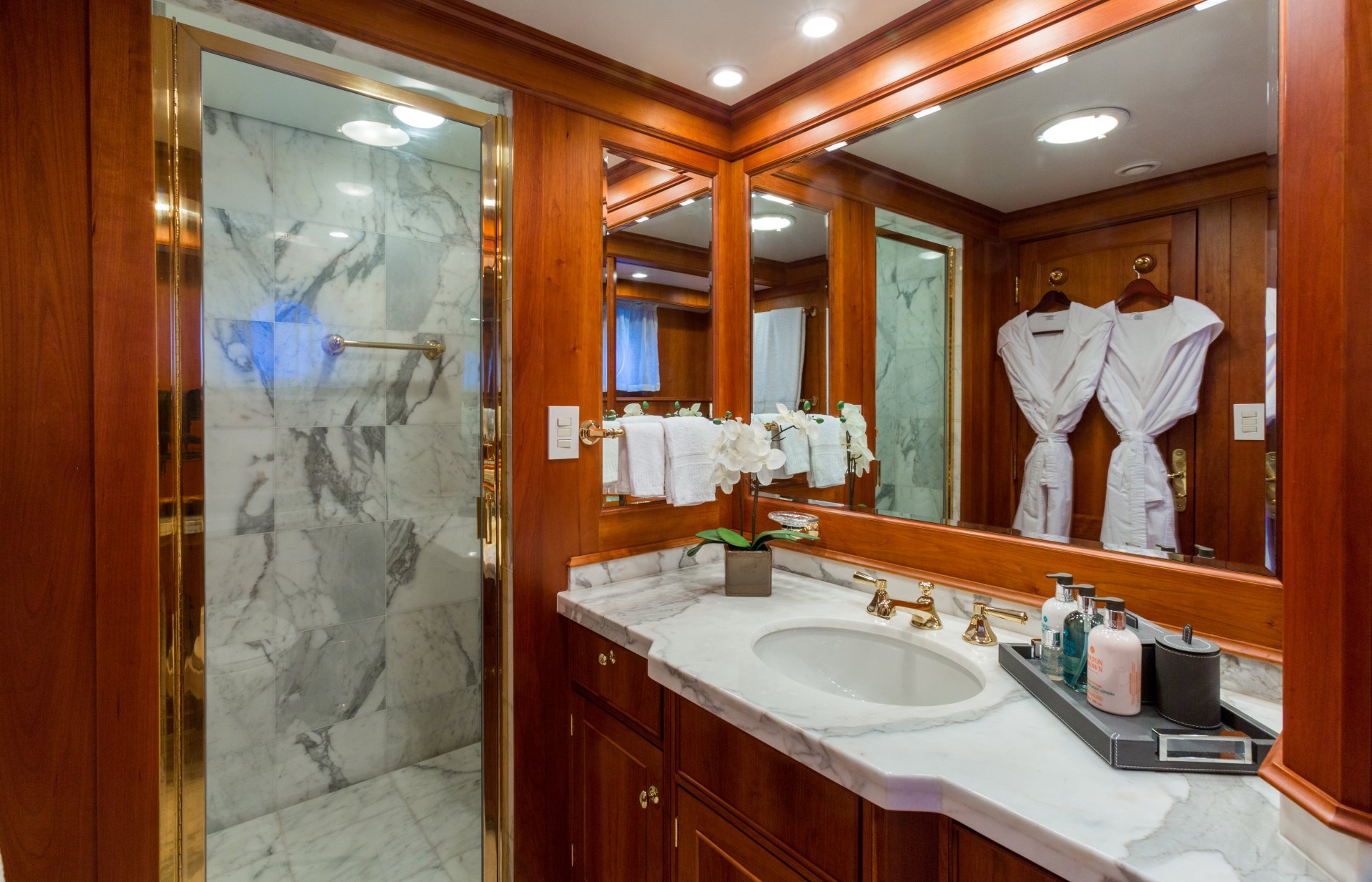 [LUXURY-CHARTER-YACHT-PUTTY-VI-EX-TURMOIL]-1360-3.jpg
