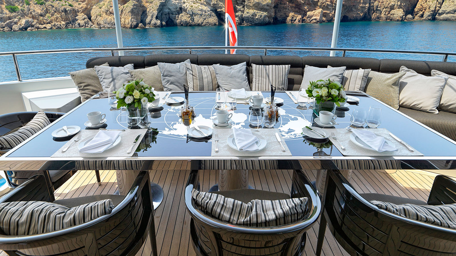 [LUXURY-YACHT-ONE-O-ONE--O]-1466-2.jpg