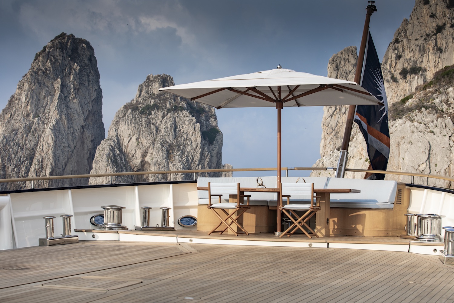 [M-CLASSIC-EXPLORER-SUPERYACHT]-13670-3.jpg