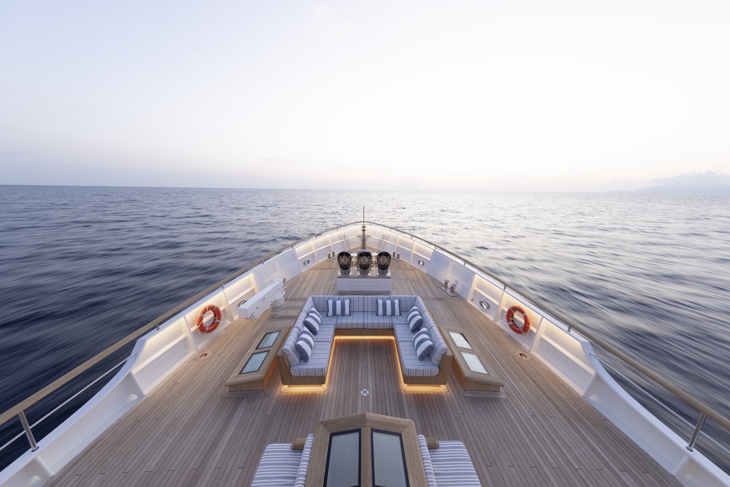 [M-CLASSIC-EXPLORER-SUPERYACHT]-13670-6.jpg