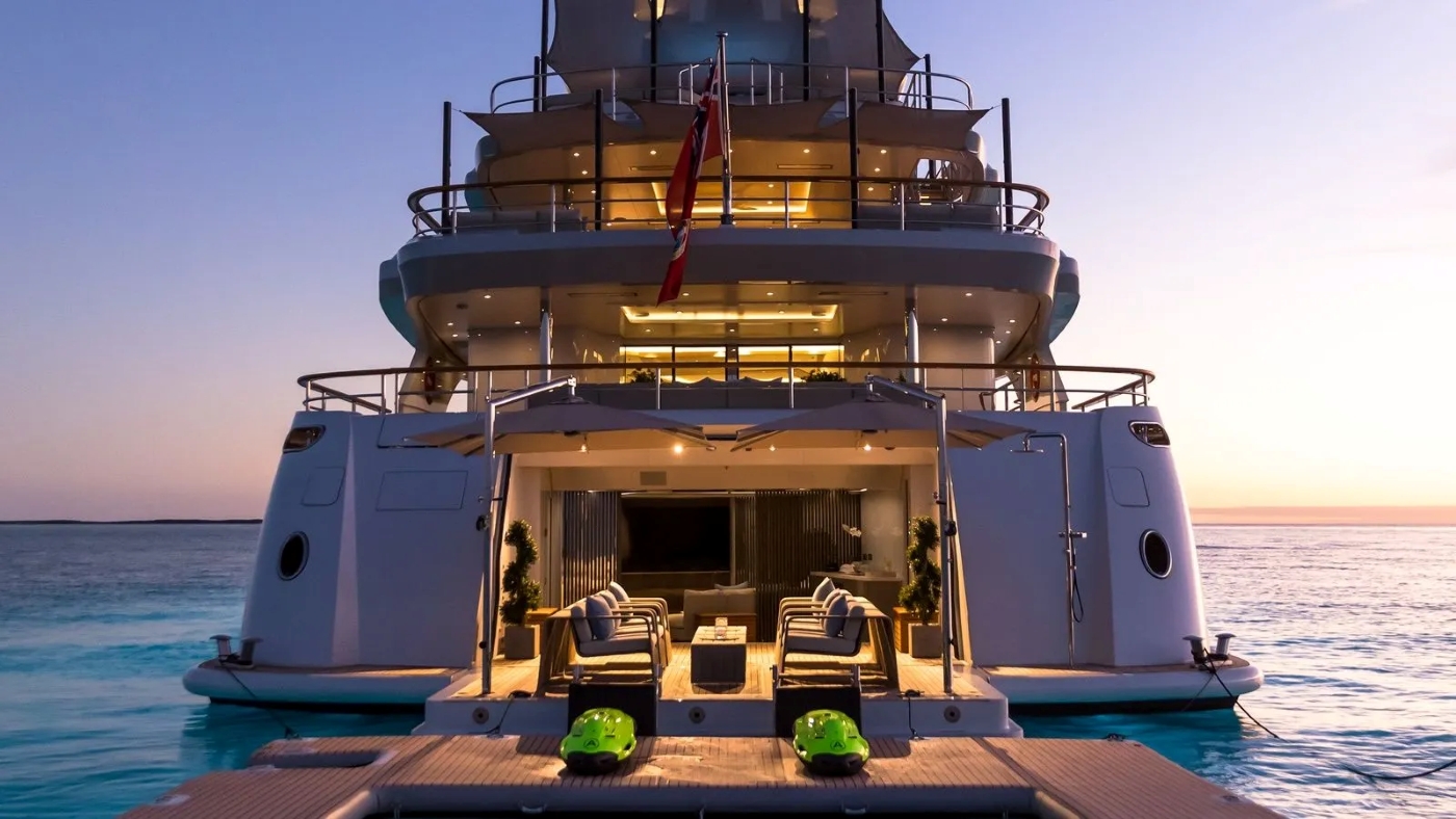 [M-CUSTOM-LUXURY-SUPERYACHT]-14330-85.jpg