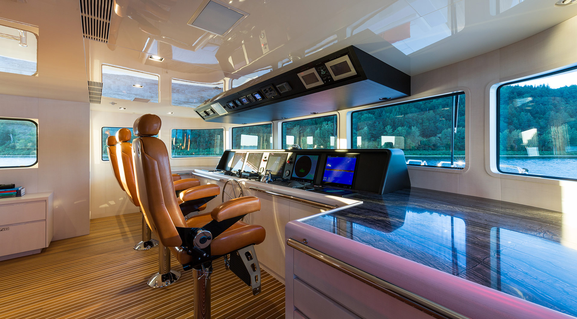 [M-CUSTOM-LUXURY-SUPERYACHT-BY-CHRISTENSEN]-11972-23.jpg